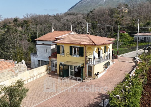 casa indipendente in vendita a Maierà