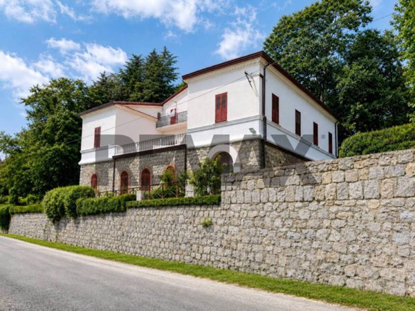 casa indipendente in vendita a Malito