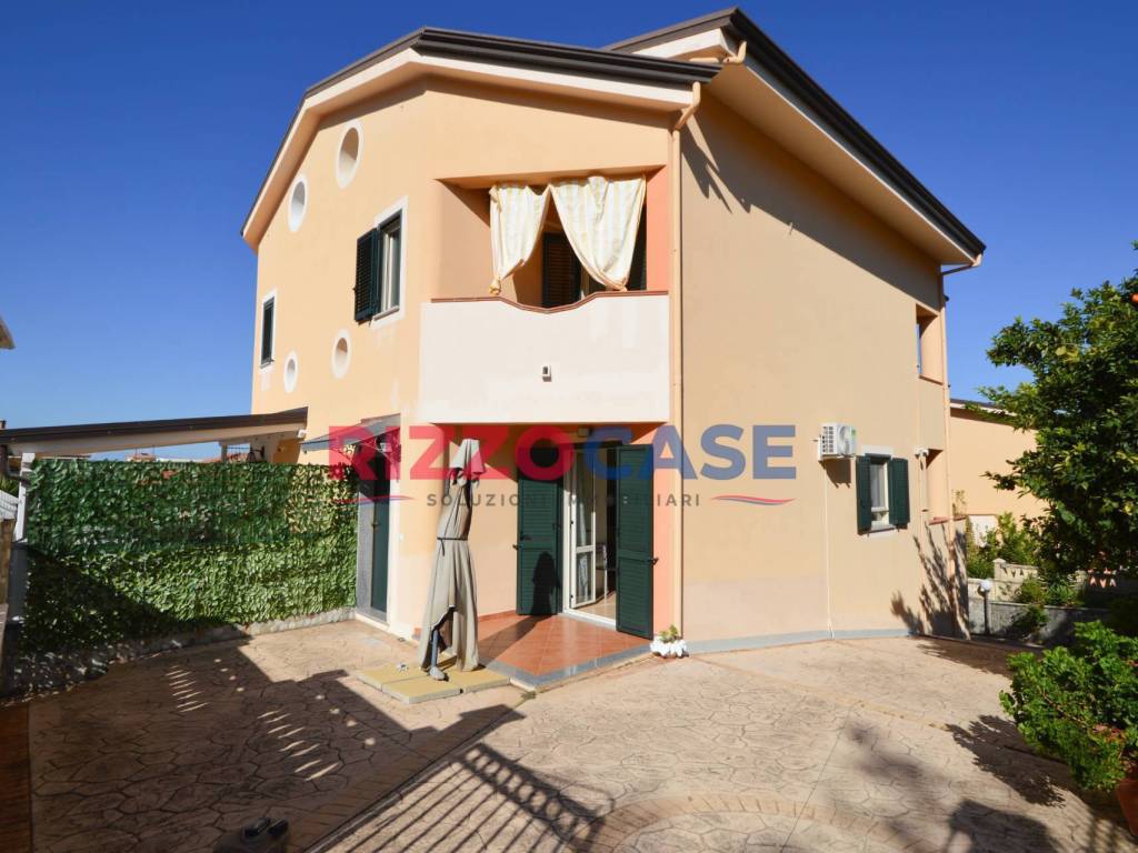 casa indipendente in vendita a Mandatoriccio