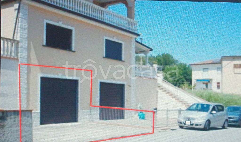 locale commerciale in vendita a Mandatoriccio