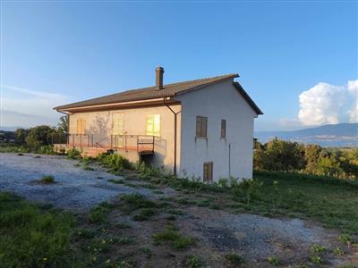 casa indipendente in vendita a Mangone