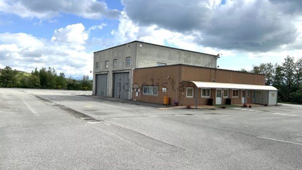 capannone in vendita a Mangone