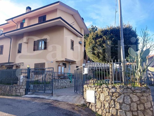 casa indipendente in vendita a Marano Marchesato
