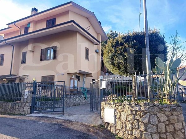 casa indipendente in vendita a Marano Marchesato