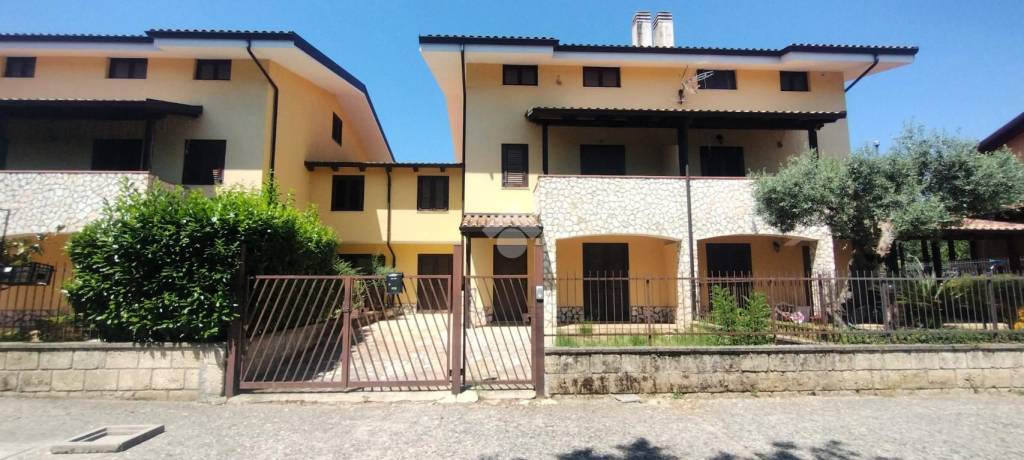 casa indipendente in vendita a Marano Marchesato