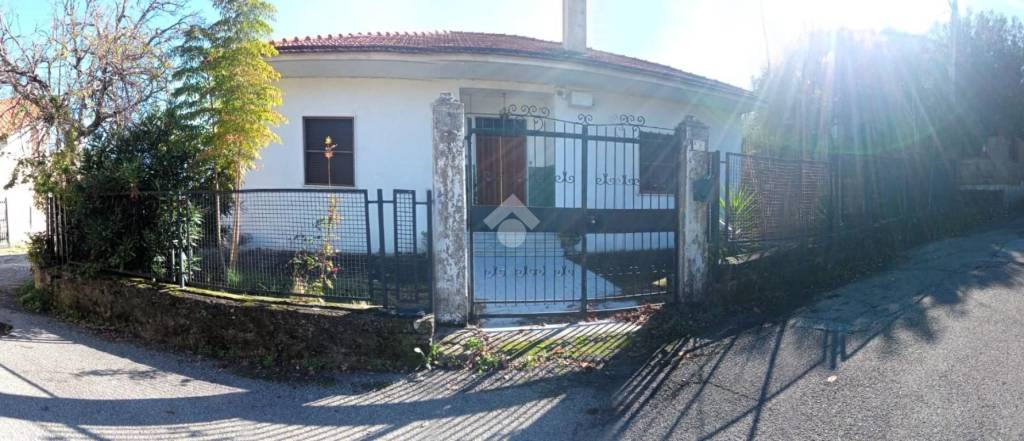 casa indipendente in vendita a Marano Marchesato