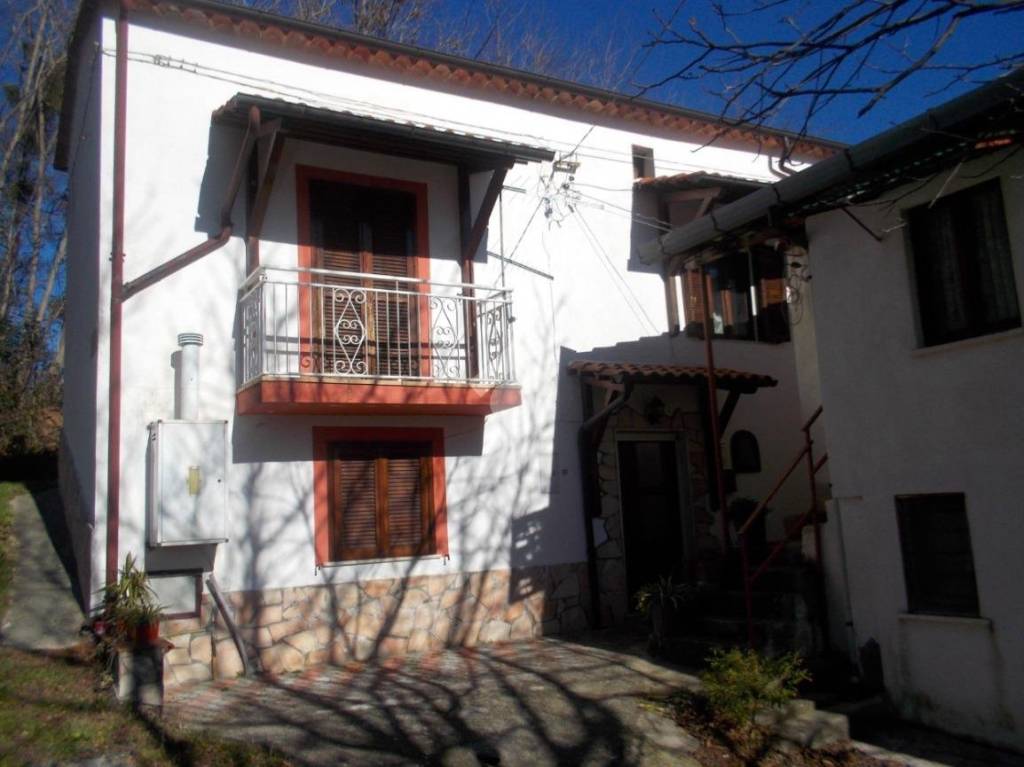 casa indipendente in vendita a Marano Marchesato