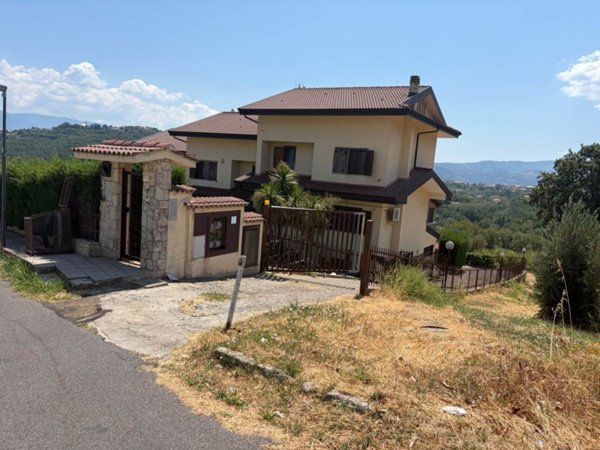 casa indipendente in vendita a Marano Marchesato