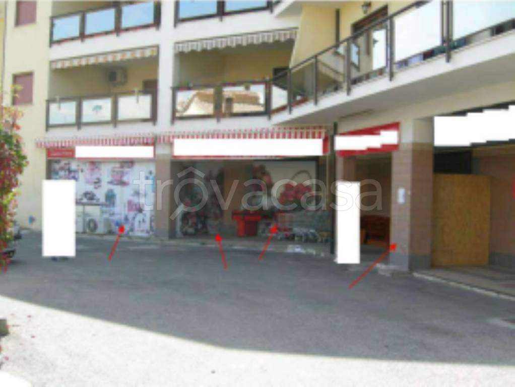 negozio in vendita a Marano Principato