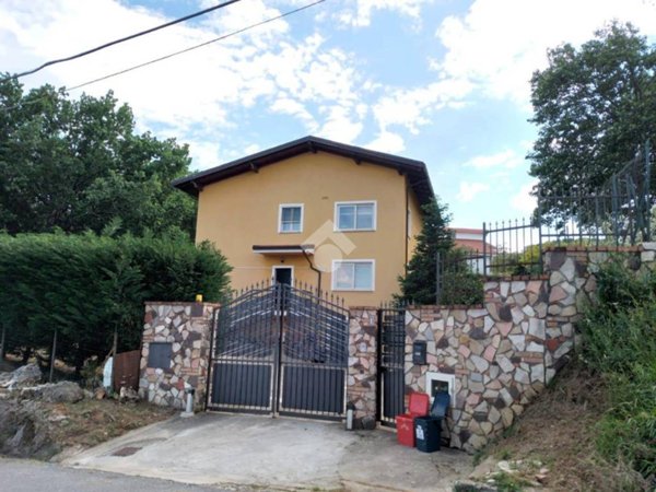casa indipendente in vendita a Marano Principato