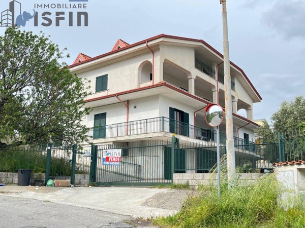 casa indipendente in vendita a Marano Principato