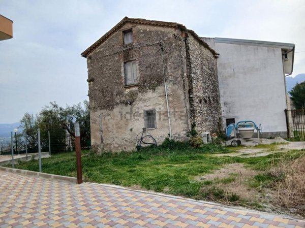 casa indipendente in vendita a Marano Principato