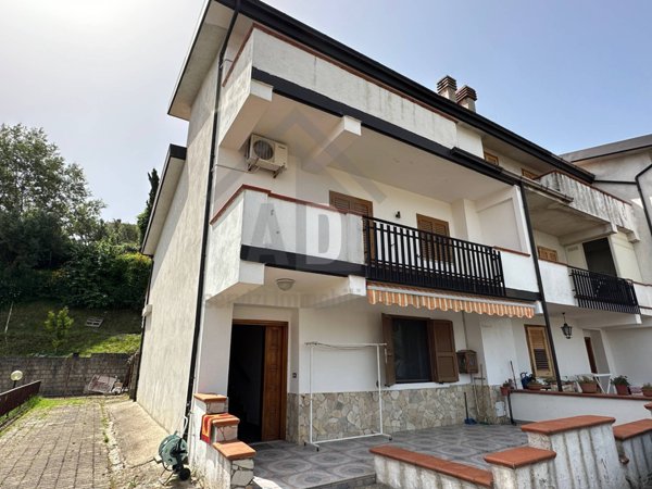 casa indipendente in vendita a Mendicino in zona Pasquali