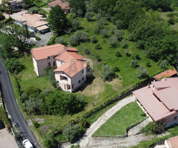casa indipendente in vendita a Mendicino in zona Tivolille