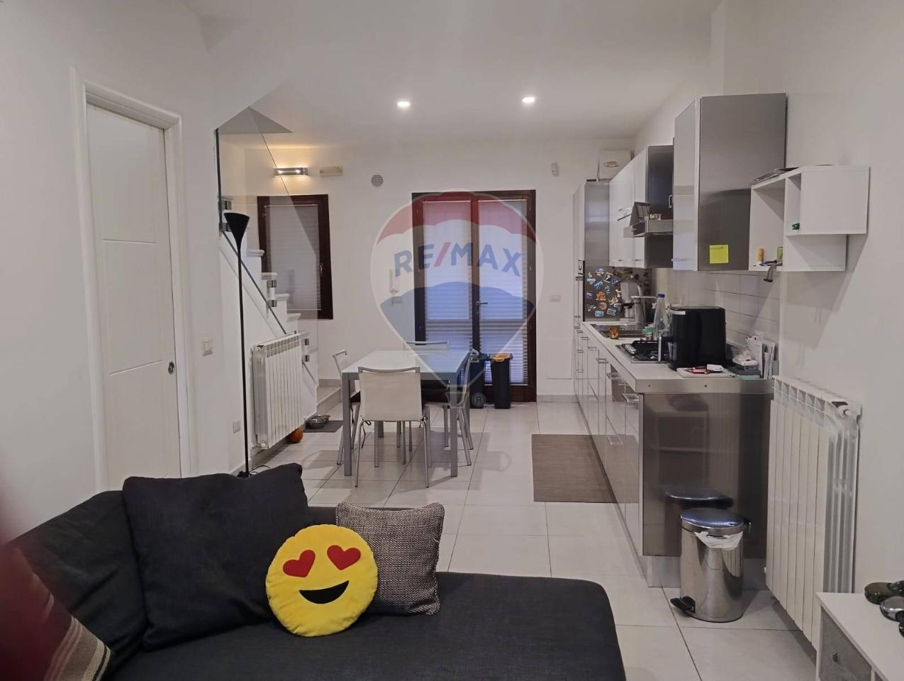 casa indipendente in vendita a Mendicino in zona Tivolille