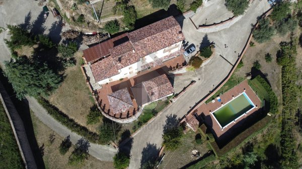negozio in vendita a Mendicino in zona Tivolille
