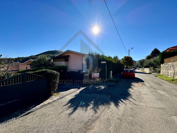 casa indipendente in vendita a Mendicino in zona Pasquali