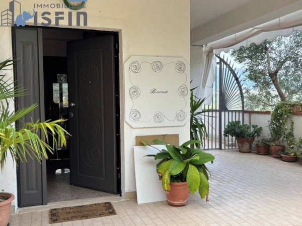 casa indipendente in vendita a Mendicino