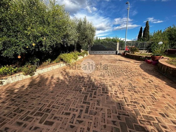 casa indipendente in vendita a Mendicino