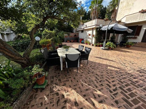casa indipendente in vendita a Mendicino in zona Tivolille