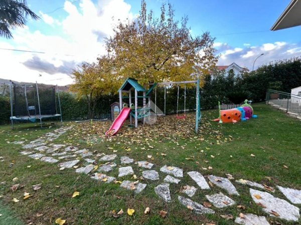 casa indipendente in vendita a Mendicino in zona Pasquali