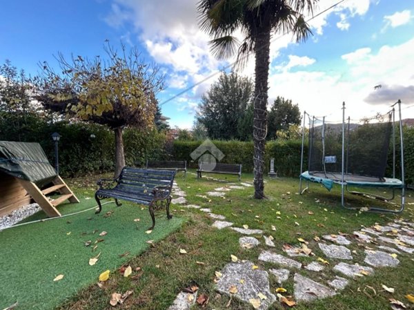 casa indipendente in vendita a Mendicino