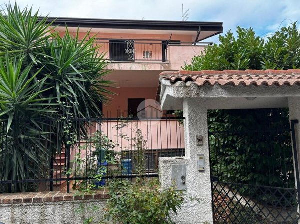 casa indipendente in vendita a Mendicino