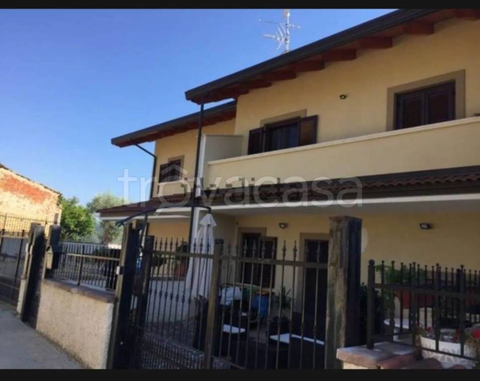 casa indipendente in vendita a Mendicino