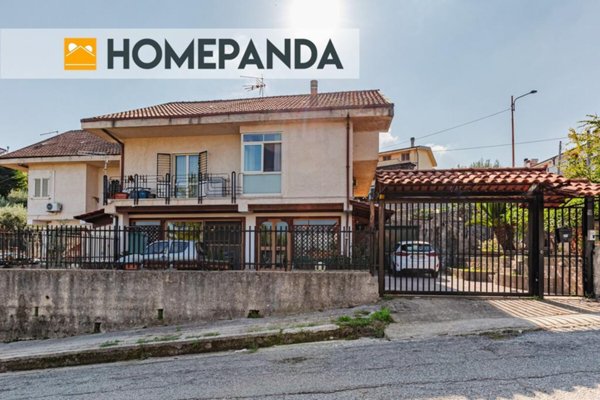 casa indipendente in vendita a Mendicino