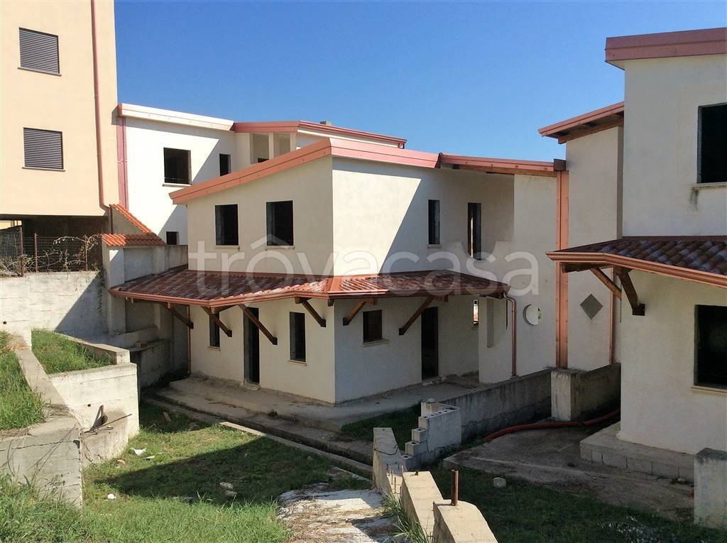 casa indipendente in vendita a Mendicino