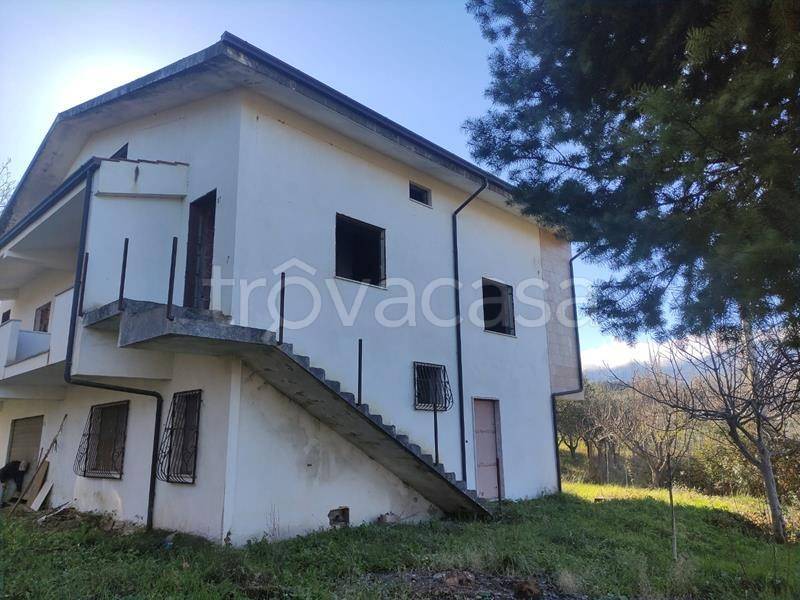 casa indipendente in vendita a Mendicino in zona Pasquali
