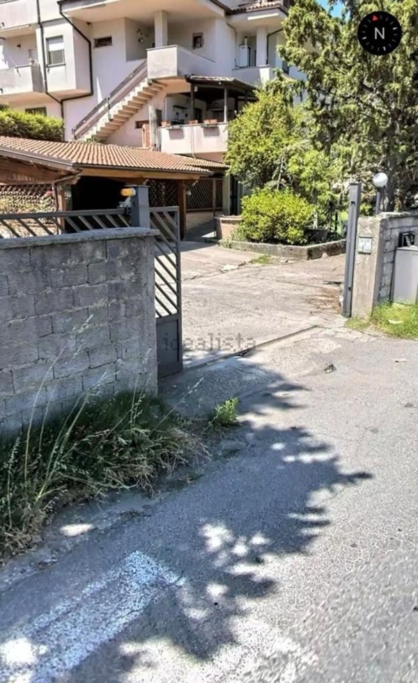 locale commerciale in vendita a Mendicino