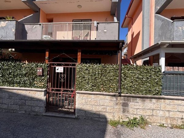 casa indipendente in vendita a Mendicino
