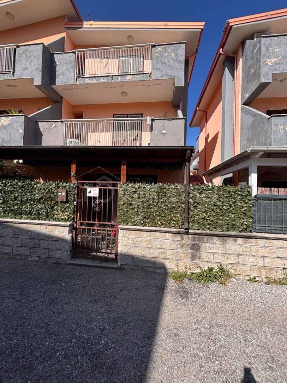 casa indipendente in vendita a Mendicino