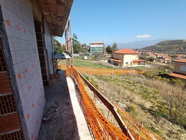 casa indipendente in vendita a Mendicino in zona Tivolille