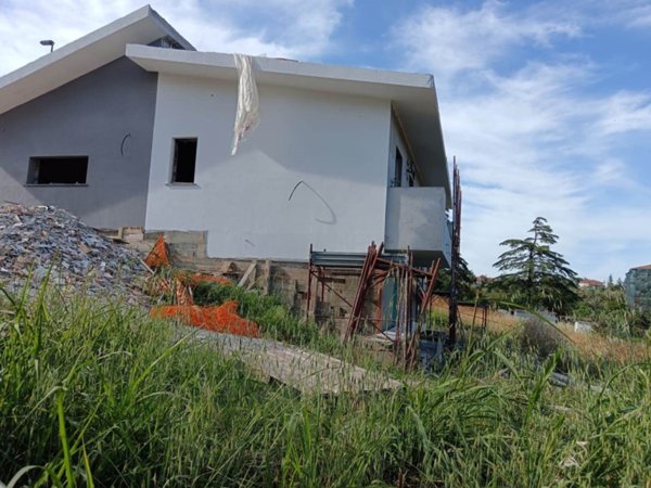 casa indipendente in vendita a Mendicino in zona Tivolille