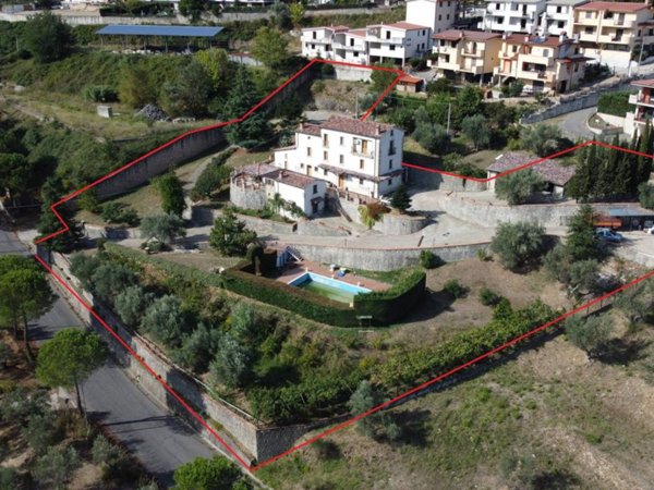 casa indipendente in vendita a Mendicino
