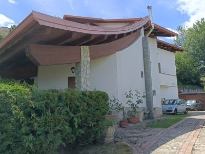 casa indipendente in vendita a Mendicino in zona San Bartolo