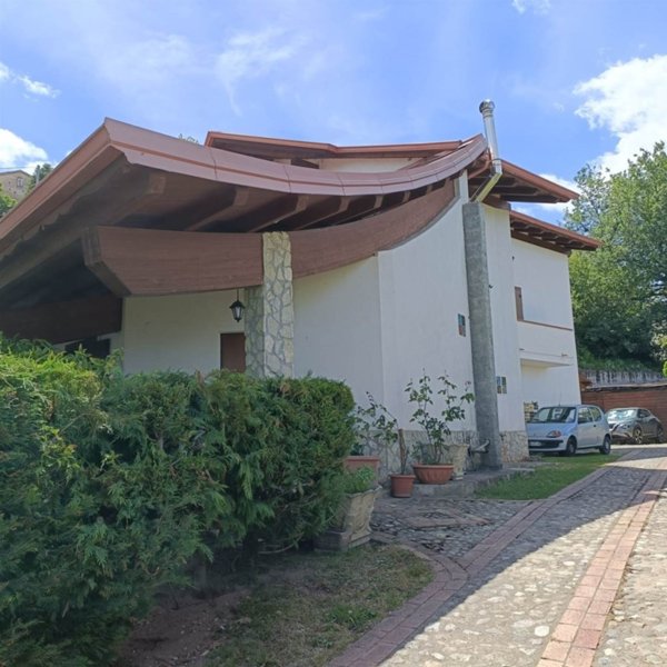 casa indipendente in vendita a Mendicino in zona San Bartolo