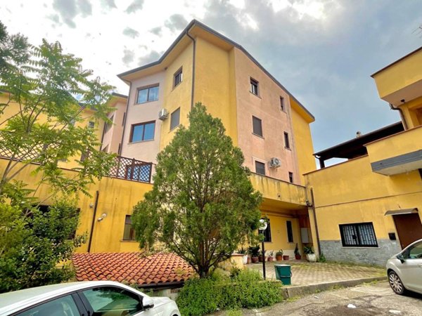 appartamento in vendita a Mendicino in zona Tivolille