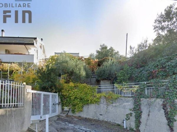 casa indipendente in vendita a Mendicino in zona Tivolille