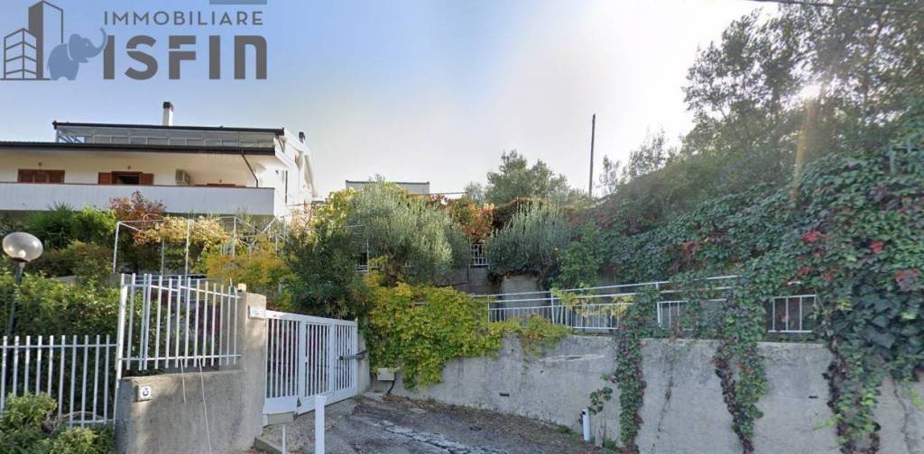 casa indipendente in vendita a Mendicino