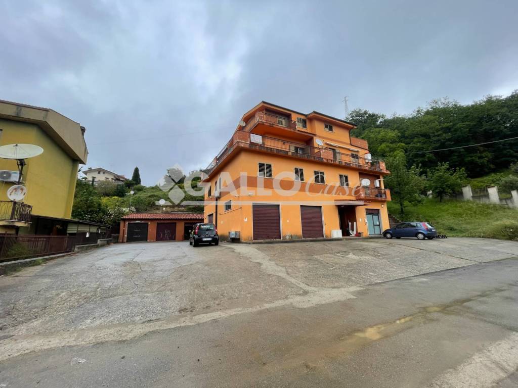 appartamento in vendita a Mendicino in zona Tivolille