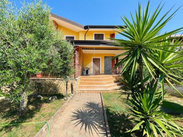 casa indipendente in vendita a Mendicino