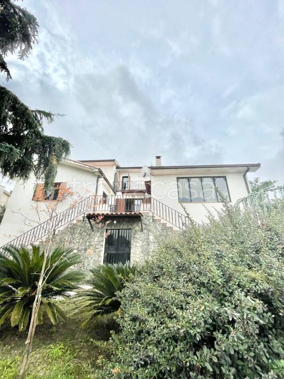 casa indipendente in vendita a Mendicino