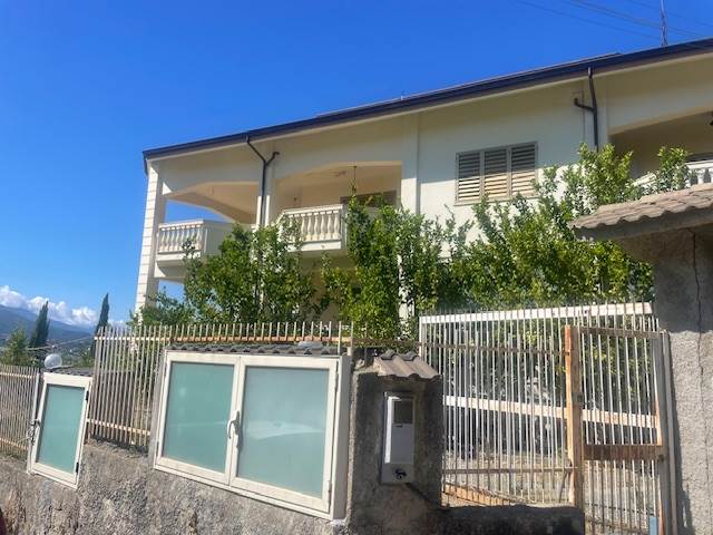appartamento in vendita a Mendicino in zona Tivolille