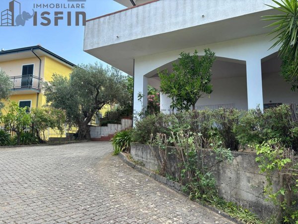 casa indipendente in vendita a Mendicino in zona Pasquali