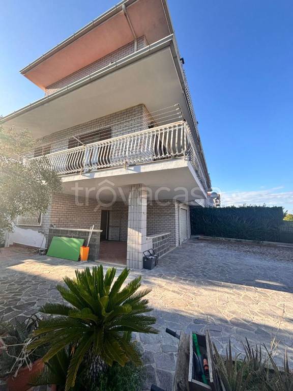 casa indipendente in vendita a Mendicino