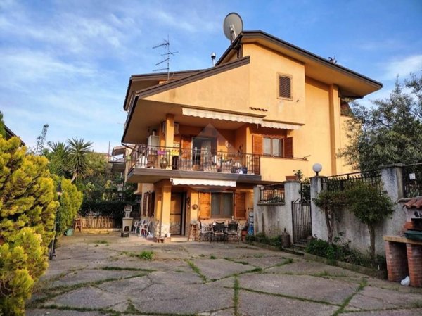 casa indipendente in vendita a Mendicino in zona Pasquali