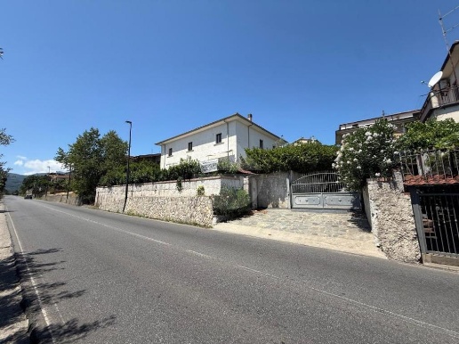 casa indipendente in vendita a Mendicino in zona Pasquali